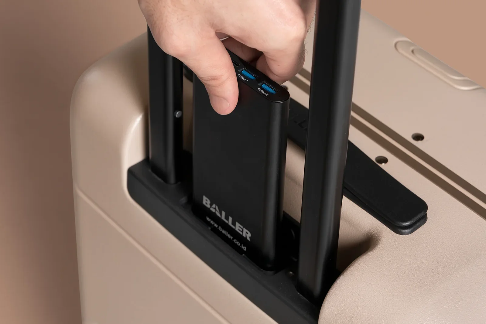 Hành khách chỉ được mang sạc dự phòng theo hành lý xách tay, không được ký gửi 